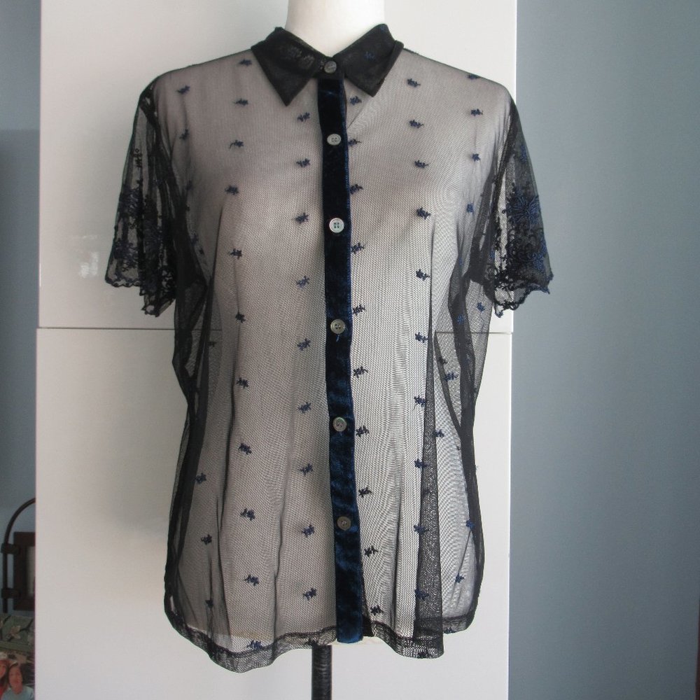 Karen Kane Button Front Embroidered Mesh Blouse Top sz M, Short SLV Black Blue